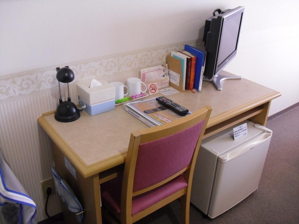 Toyoko Inn Hokkaido Sapporo-Eki Nishi-Guchi Hokudai Mae Bagian luar foto